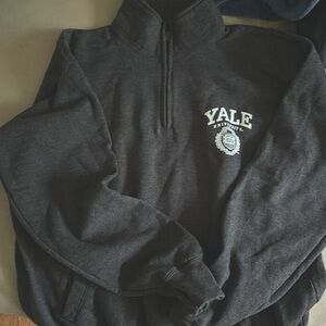 3/4 zip champion sweatshirt Yale University.